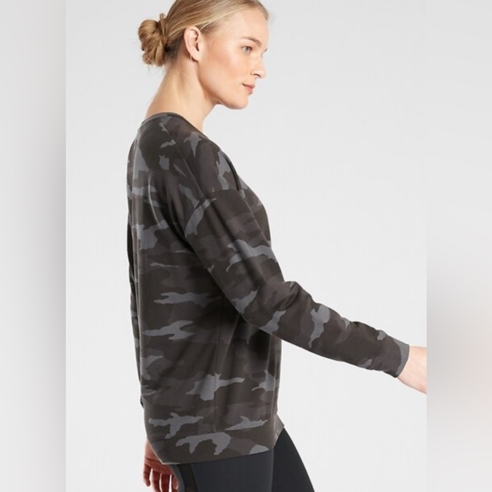 Athleta Studio To Street Black Camo Crew Neck Sweatshirt Size S EUC - Picture 3 of 11